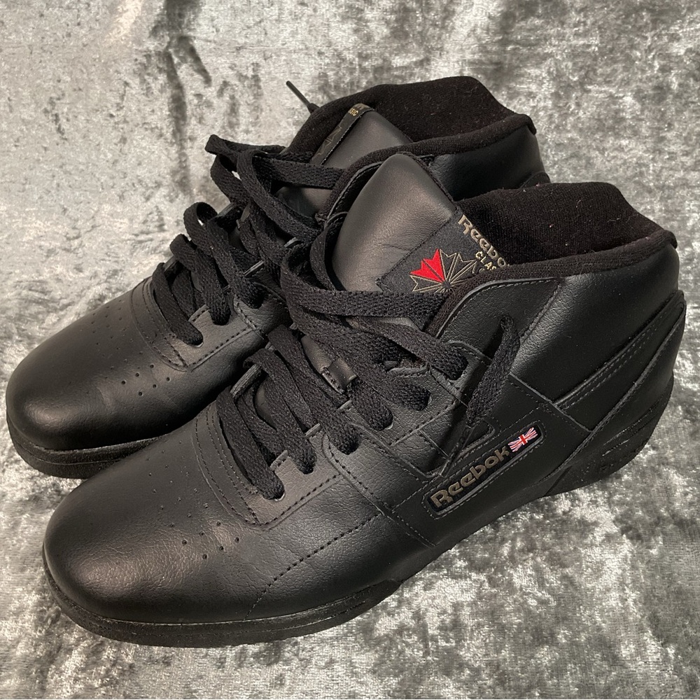 Reebok Classic WORKOUT MID OG USA Junior Size 7/W9 (GENTLY USED **MINOR FLAWS)